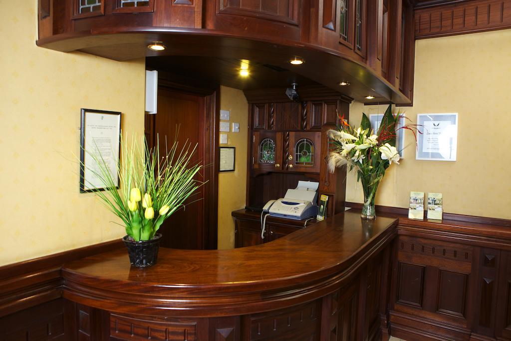 אביפיל Leens Hotel מראה חיצוני תמונה