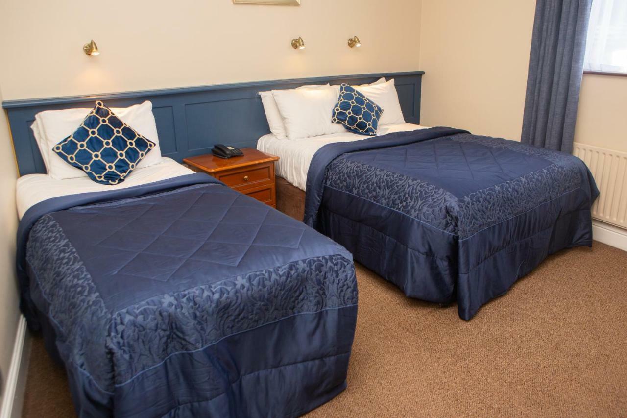 אביפיל Leens Hotel מראה חיצוני תמונה